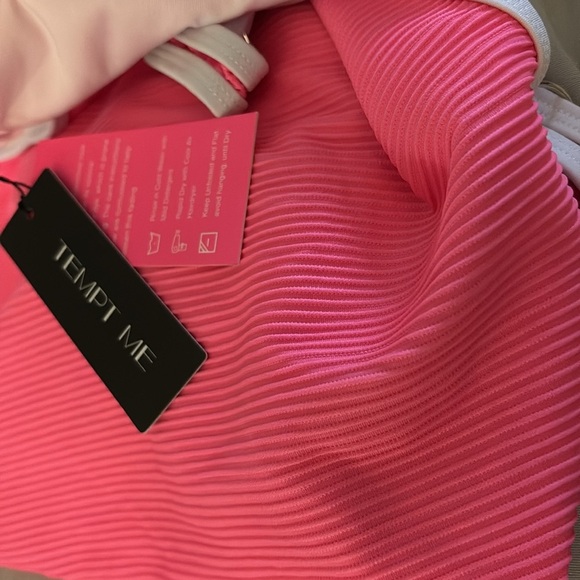 Ribbed Vibrant Pink Swimsuit one piece, white trim, elegant classic NWT-XXL - Picture 9 of 9